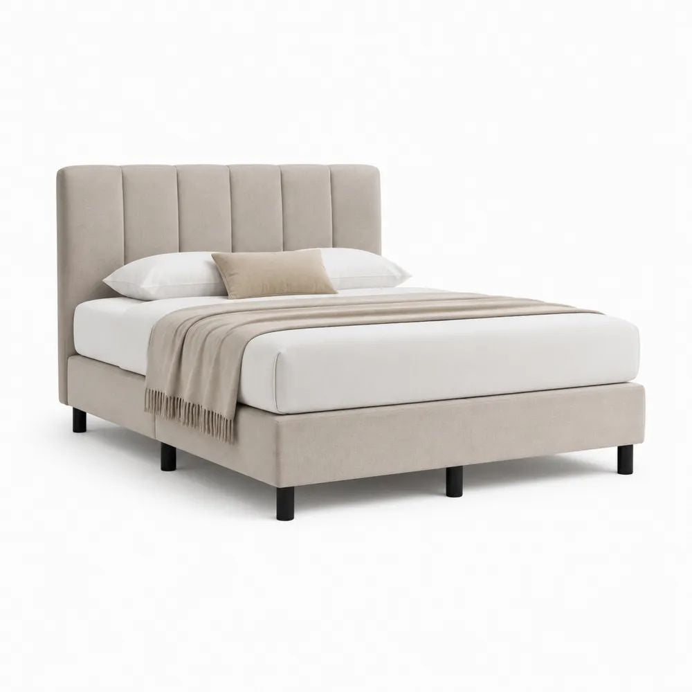 Lit double rembourré en polyester beige avec tête de lit à panneaux verticaux et sommier à lattes, 160 × 200 cm